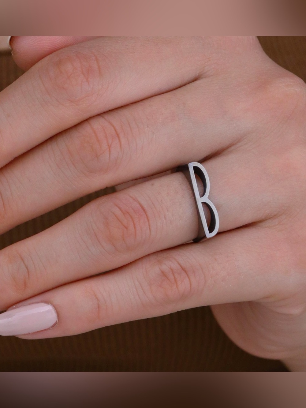 Alphabet B Ring